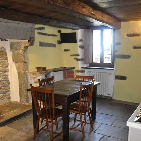 多莫多索拉Il Borgo Di Monica别墅 外观 照片