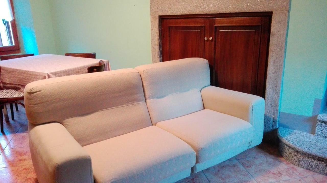 多莫多索拉Il Borgo Di Monica别墅 外观 照片