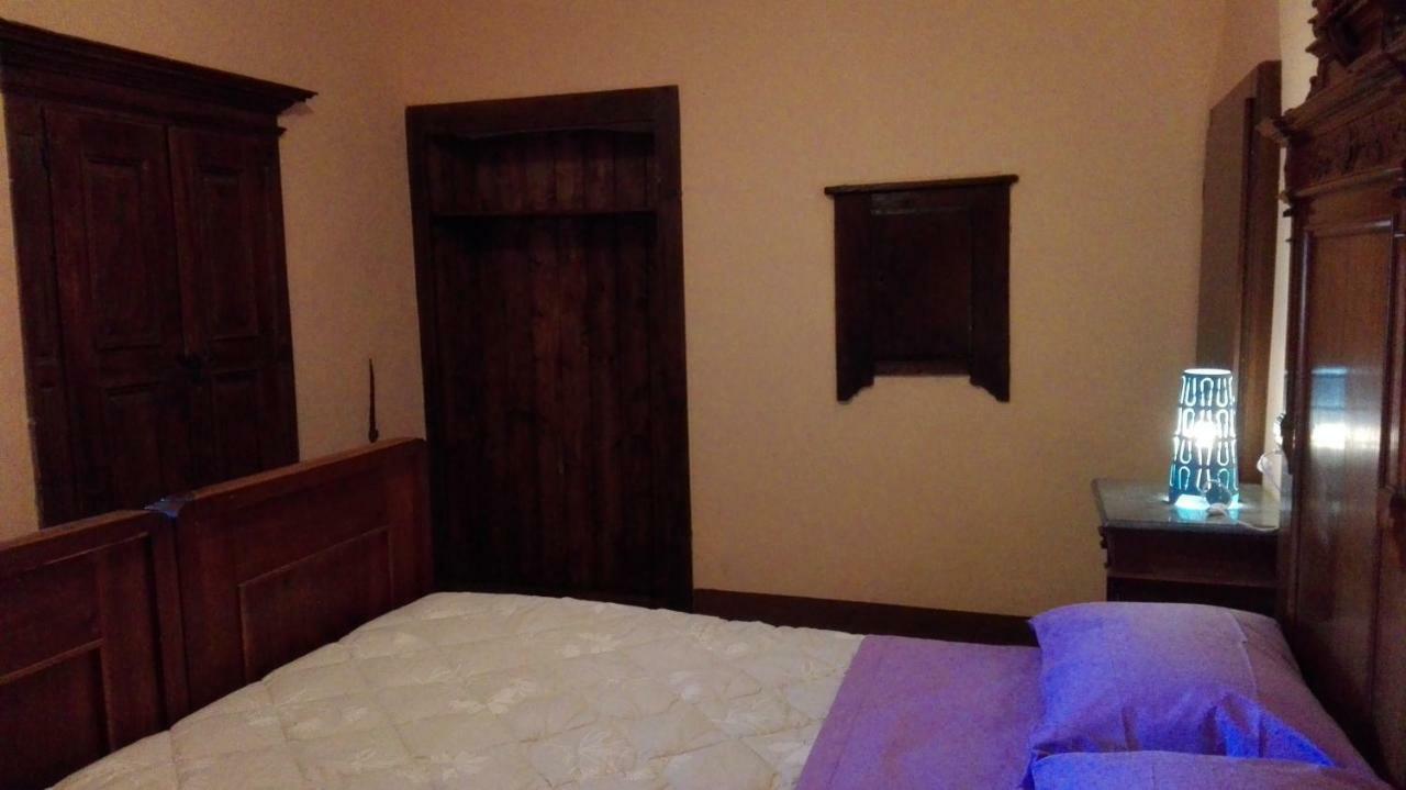 多莫多索拉Il Borgo Di Monica别墅 外观 照片