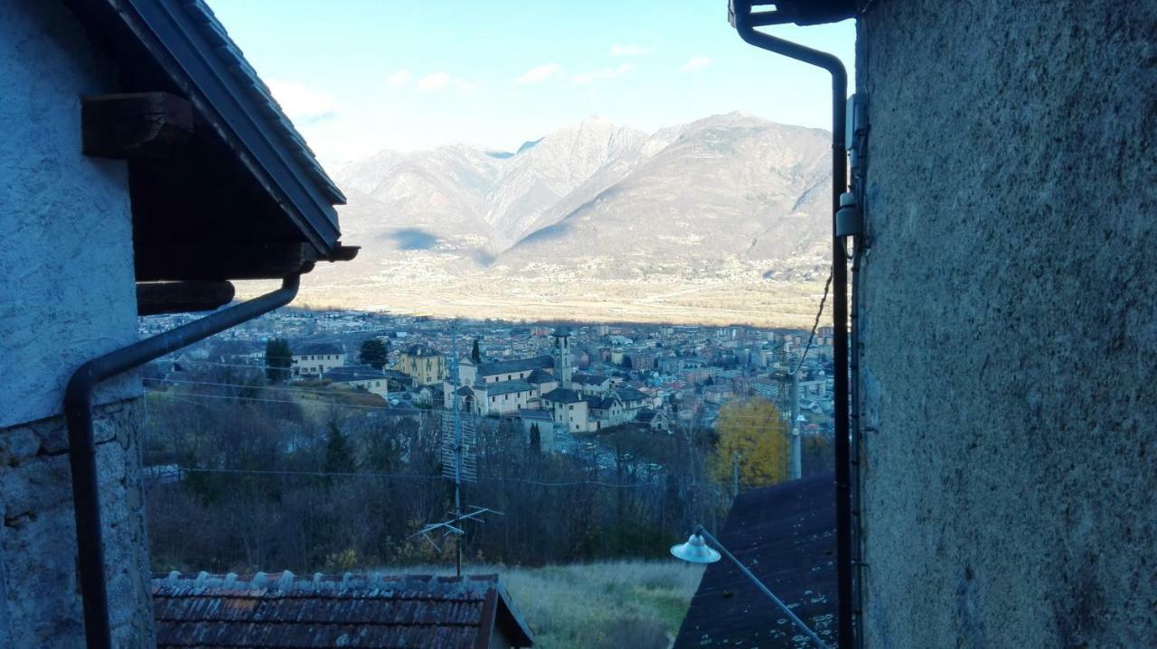 多莫多索拉Il Borgo Di Monica别墅 外观 照片