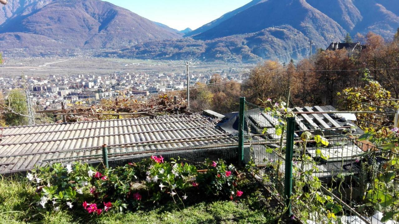多莫多索拉Il Borgo Di Monica别墅 外观 照片