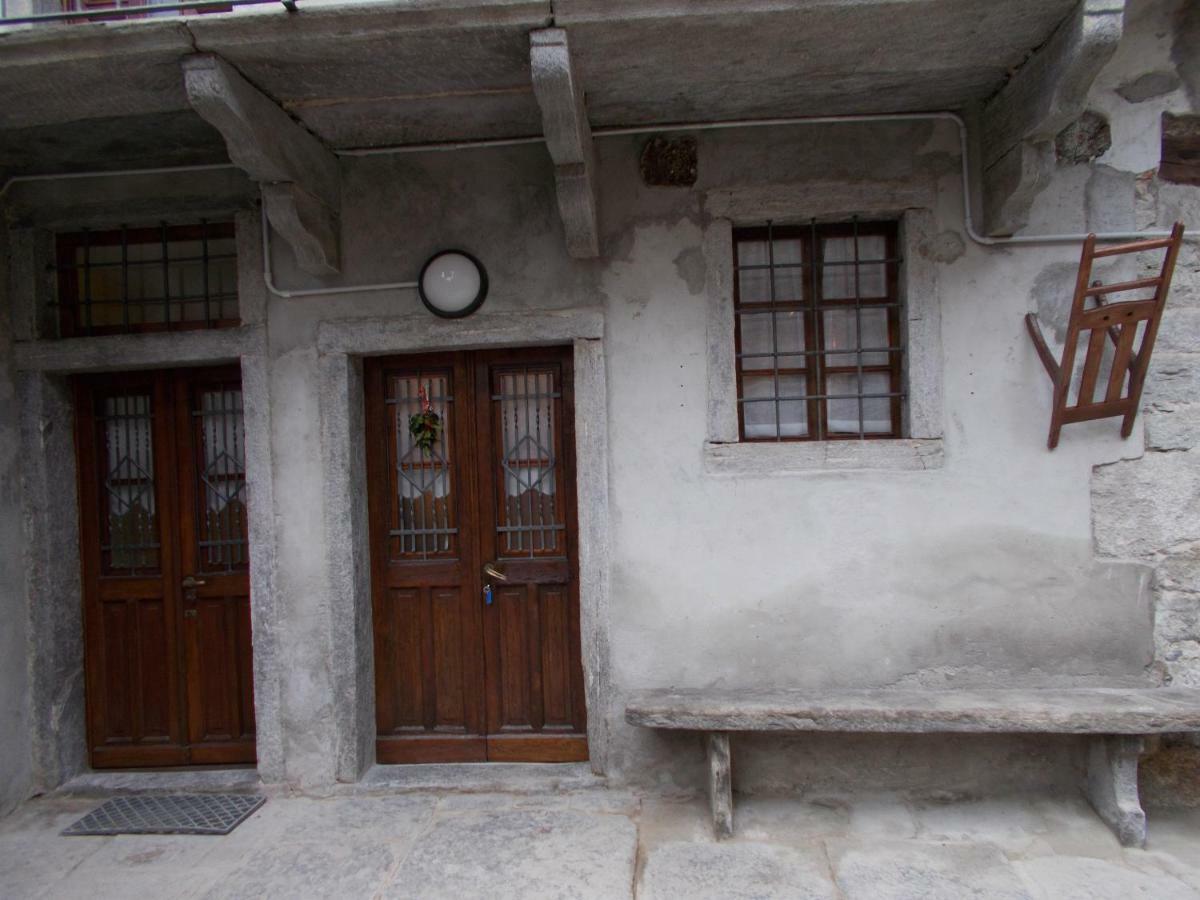 多莫多索拉Il Borgo Di Monica别墅 外观 照片